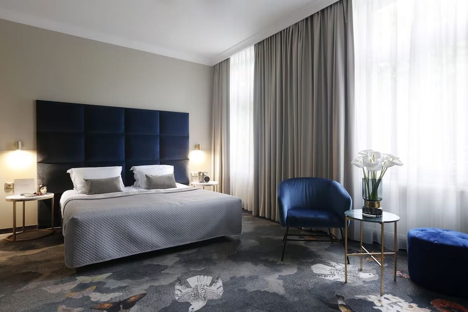 Unit with one King bed