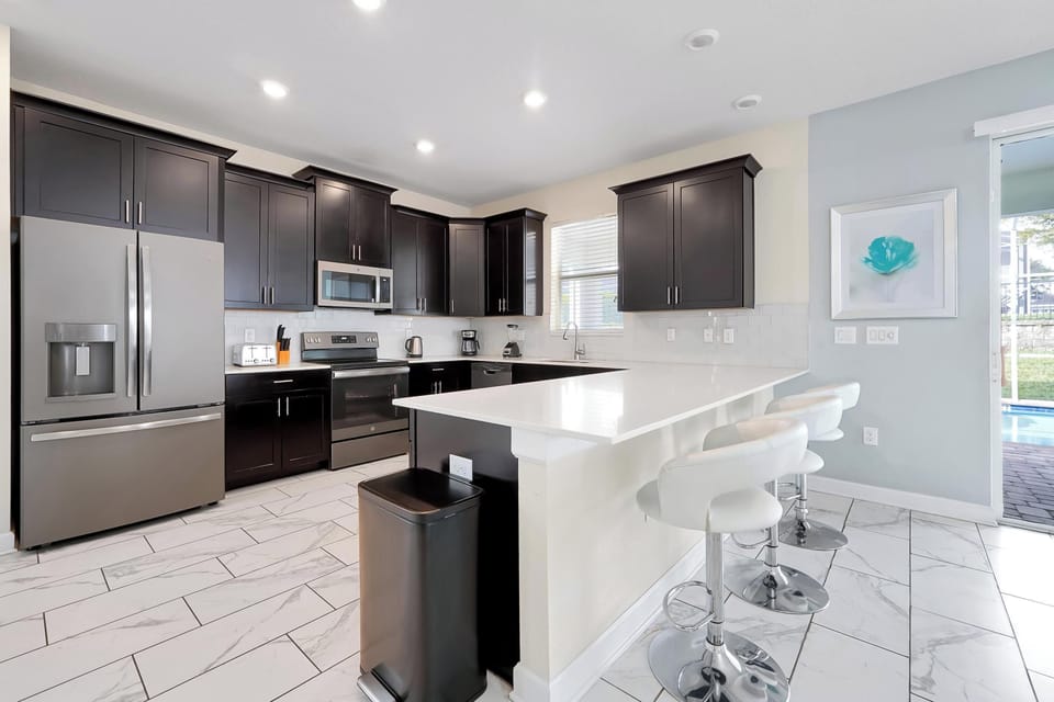 05_Kitchen_Area_102025