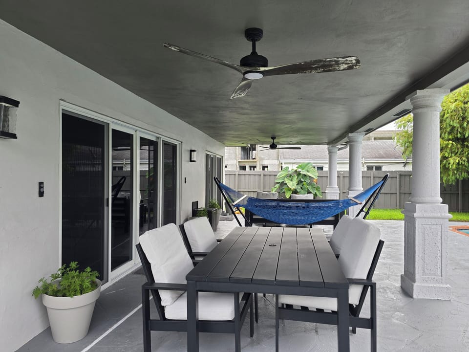 Outdoor dining