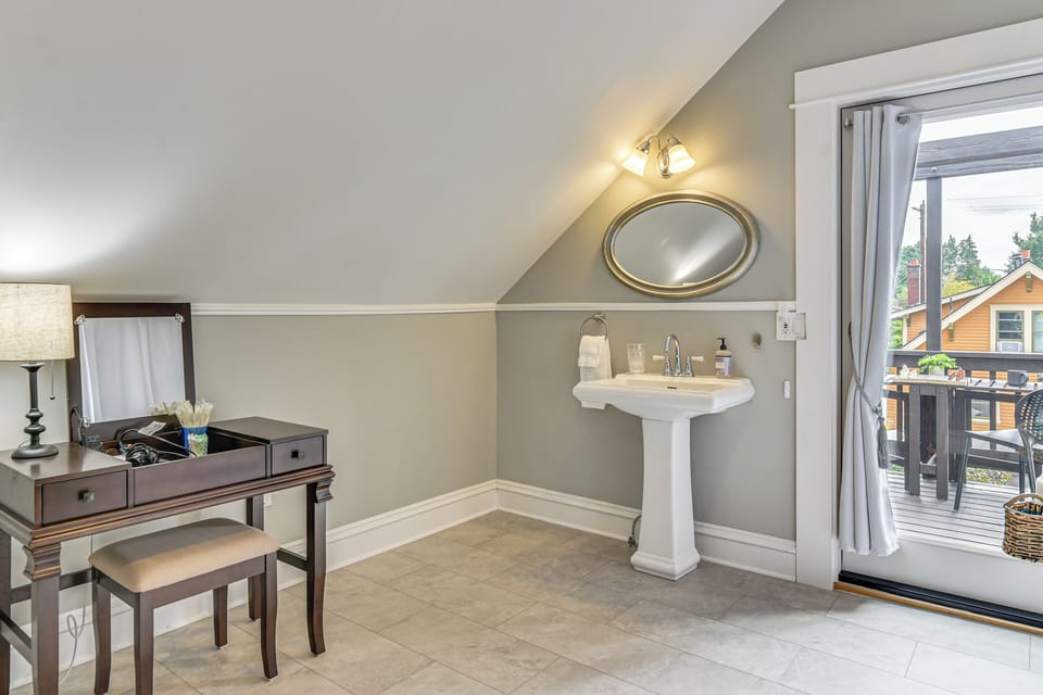 Vanity | Access to Balcony