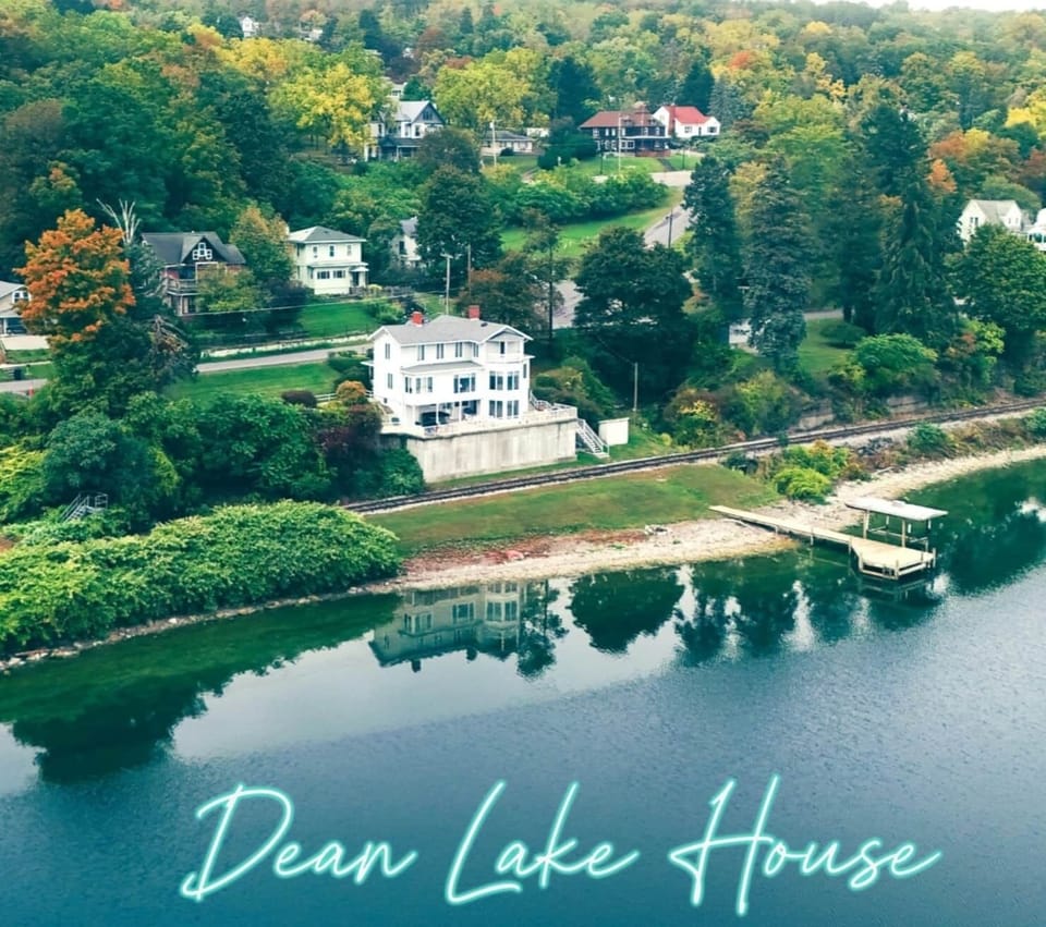 Dean Lake House - on beautiful Seneca Lake
