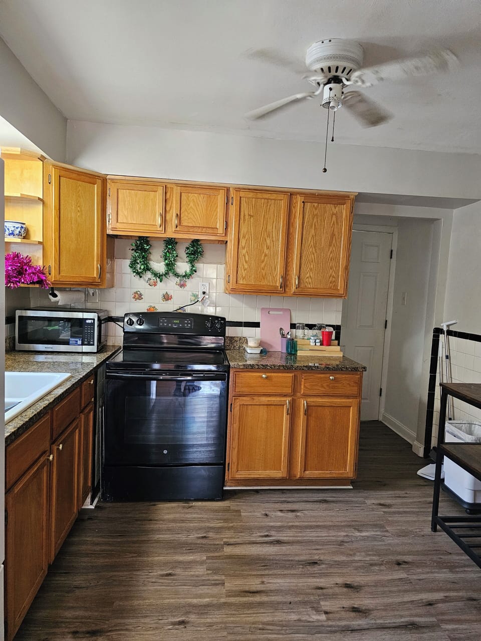 Full size kitchen 