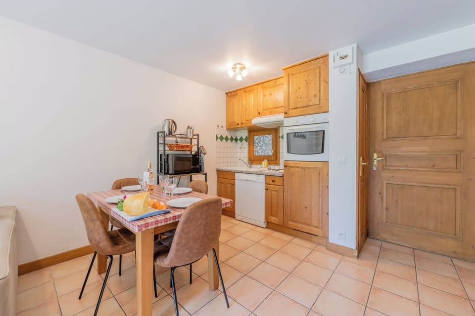 Kitchen and dining area