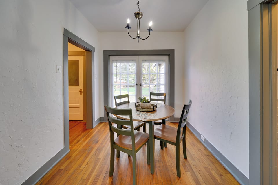 Dining Area | Dishware & Flatware