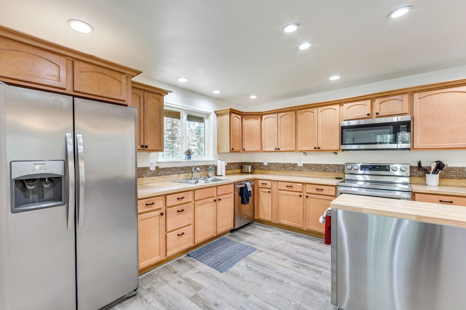 Kitchen | Main Level