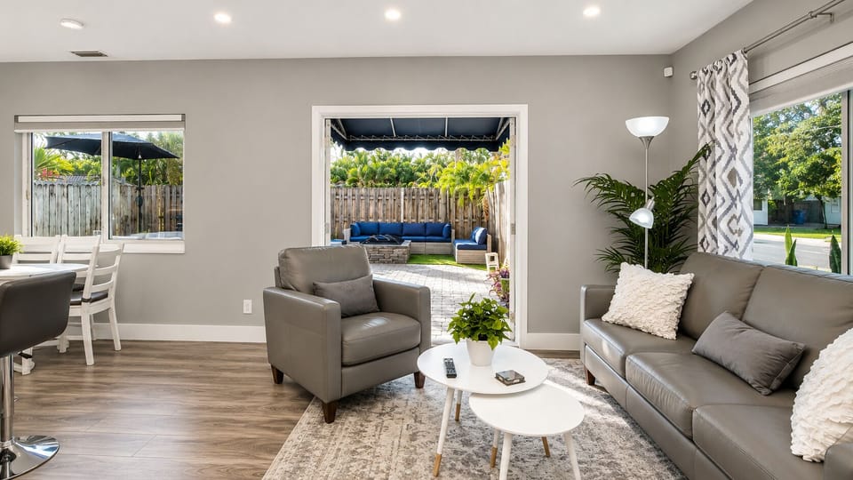 The paradise collection south florida unit 1400 living room indoor outdoor living