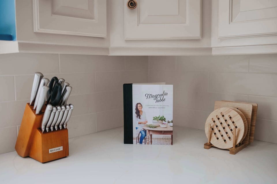 Looks like a magazine, feels like home. This kitchen is ready for your next great meal.