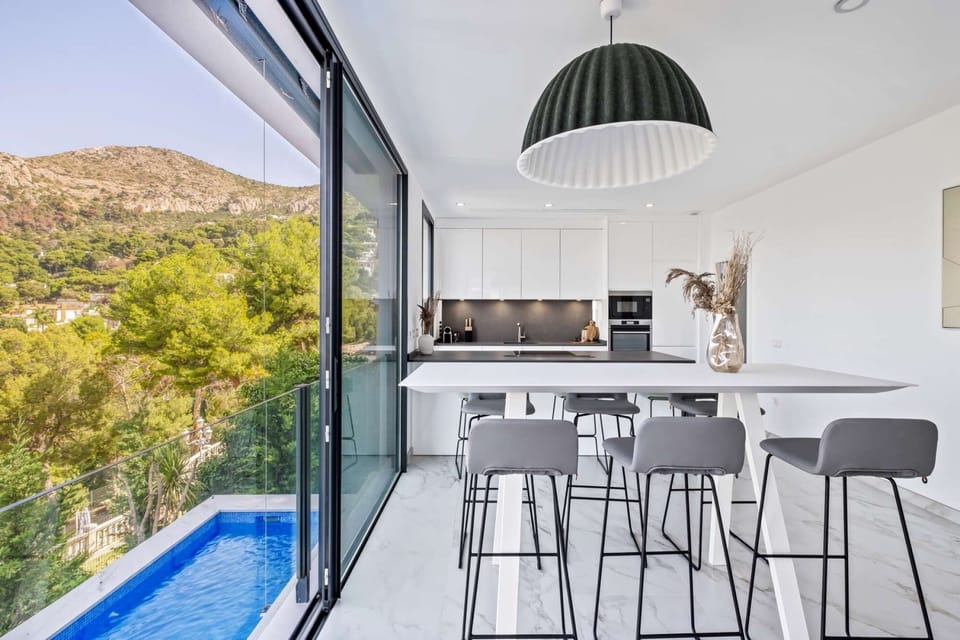Kitchen | Dining area
