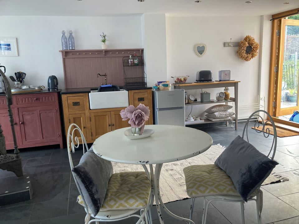 Relaxing romantic getaway in the Brecon Beacons, romantic getaway