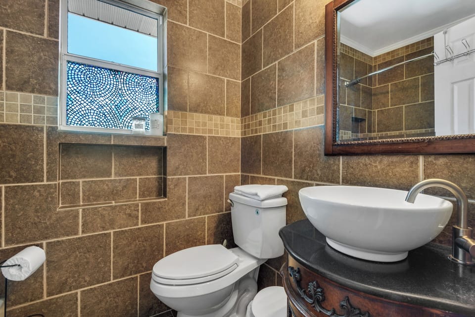 Full bathroom