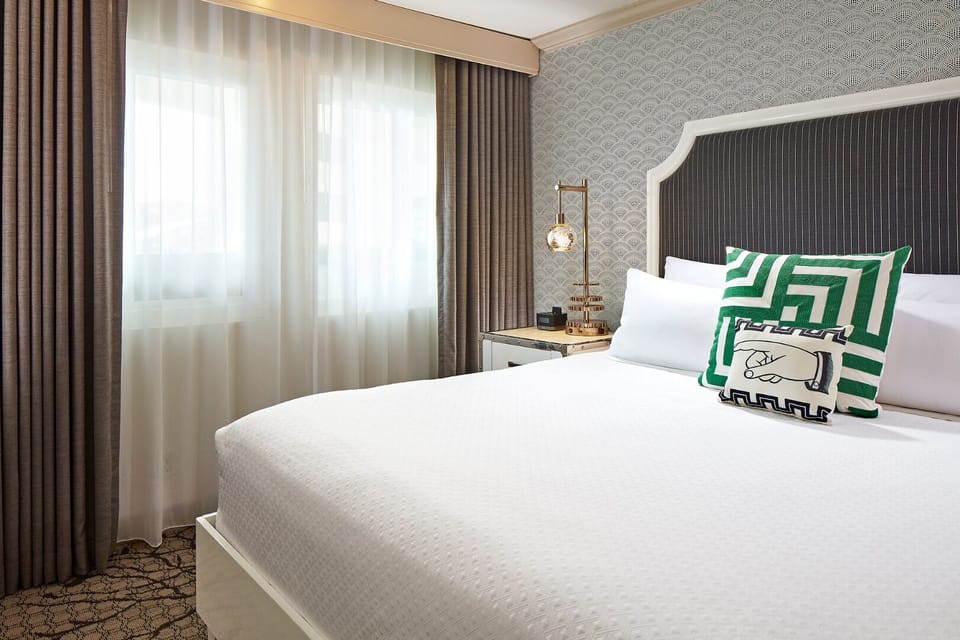 1 King Bed