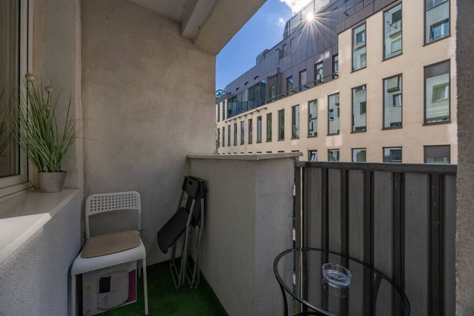 Balcony | Book Now with RENTUJEMY.COM