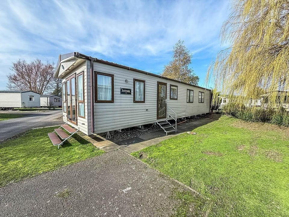 Make your family holidays 2026 unforgettable at Southview Caravan Park Skegness, where the beauty of Skegness beach England meets the comfort of a cosy caravan holidays.
