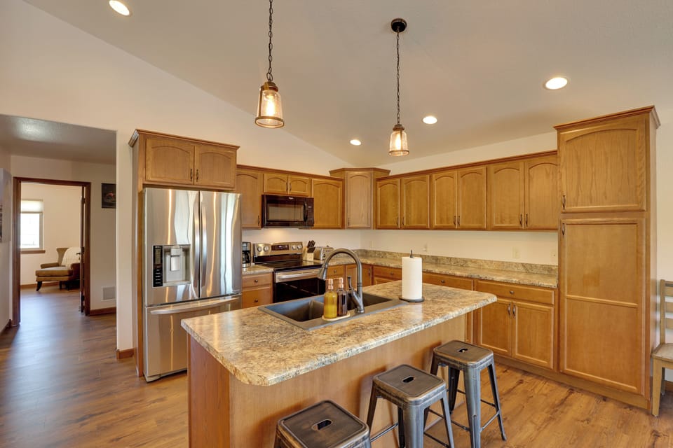 Kitchen | Cooking Basics | Main Level