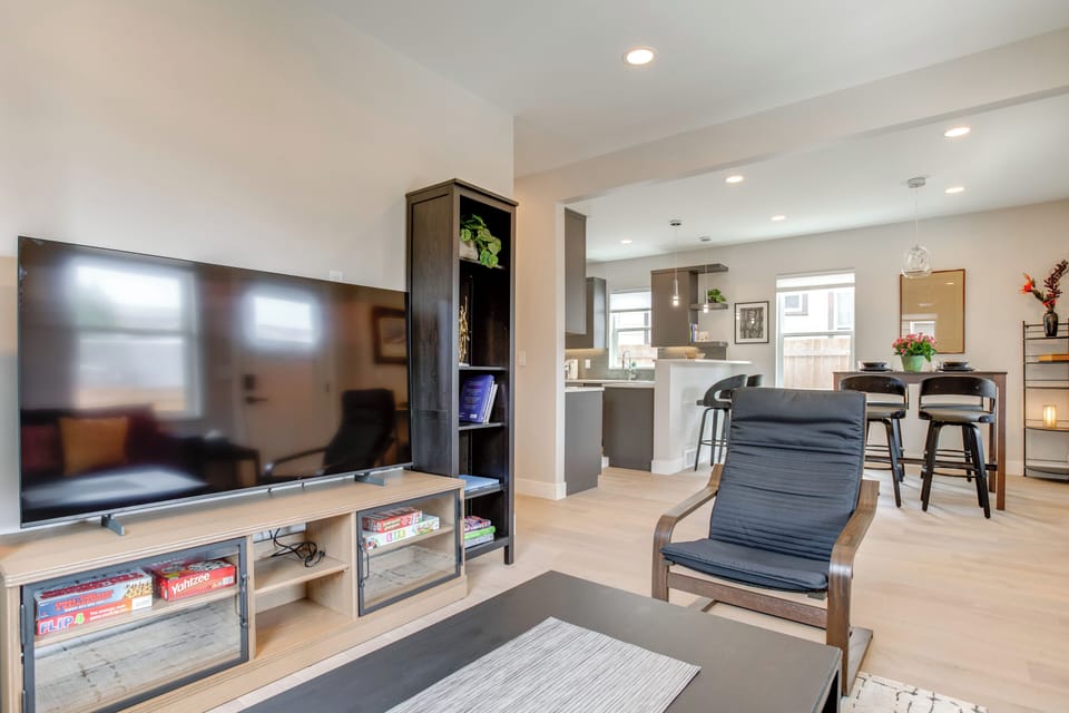 Living Room | Free WiFi | Central A/C & Heat | 1st Floor