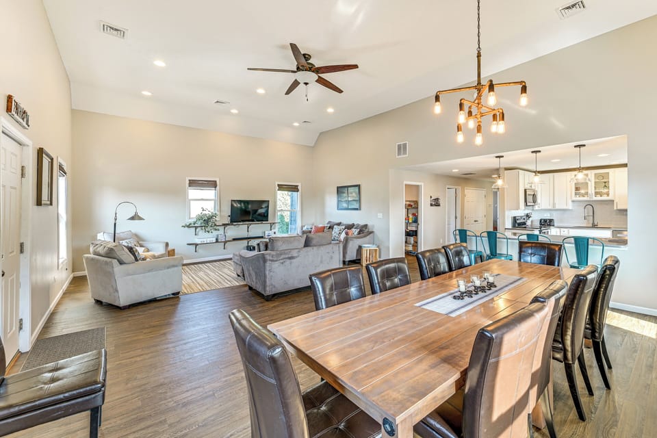 Culver Vacation Rental | 5BR | 2BA | 2,000 Sq Ft | Stairs Required