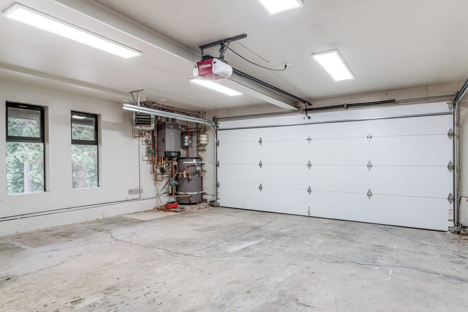 Garage | Parking (1 Vehicle)