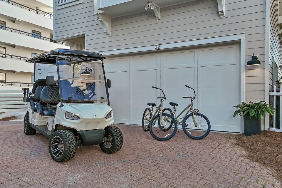 Golf cart available to rent
 Golf cart for rent. Bikes not currently available.