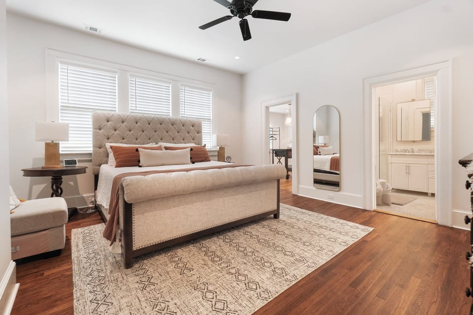 King size bedroom with en-suite spa like bathroom and walk-in closet