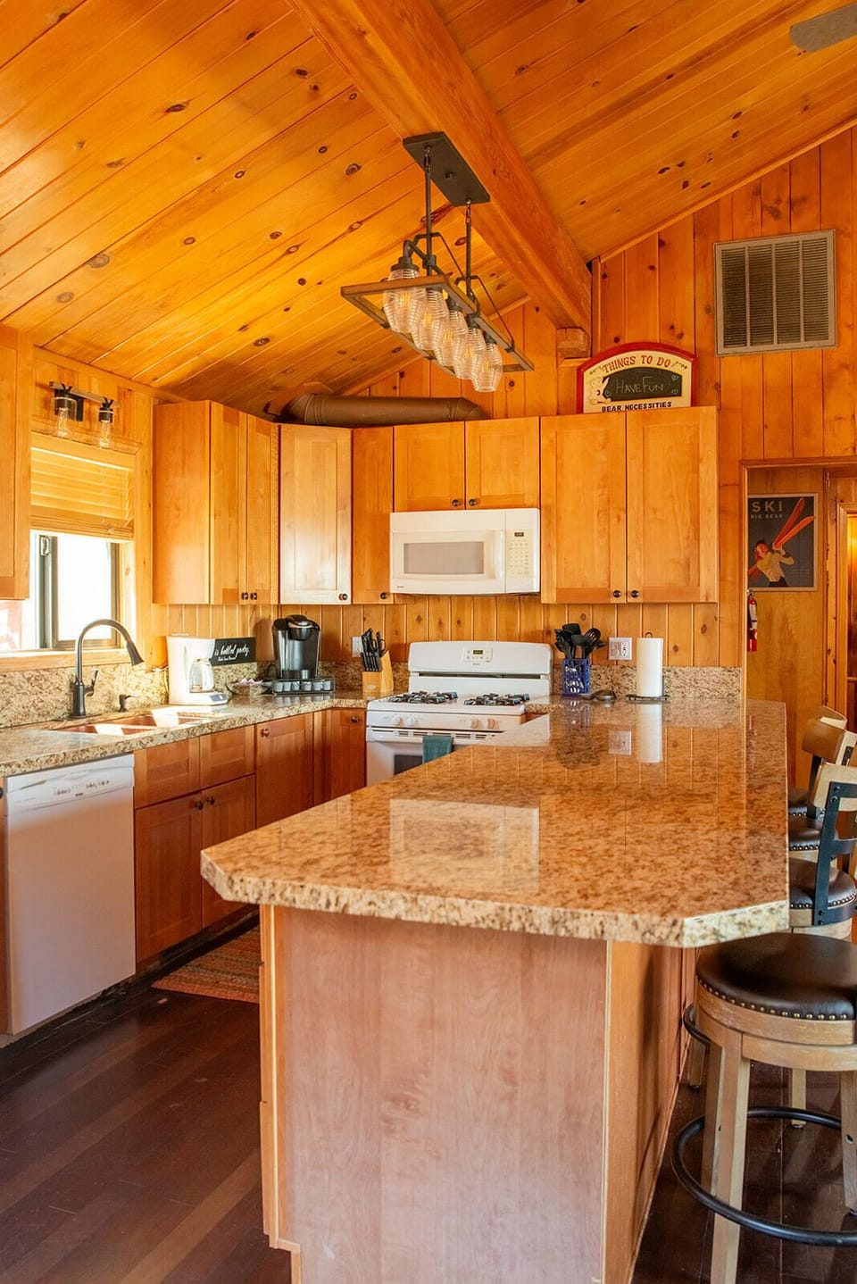 Kitchen equipped with the all appliances you will need for your stay.