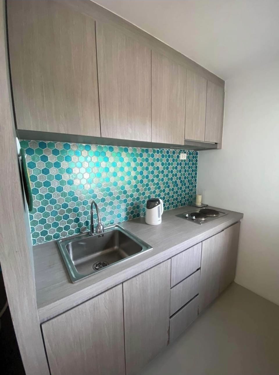 Bayshore 2 Bedroom Spacious Seaview Apartment (6650)