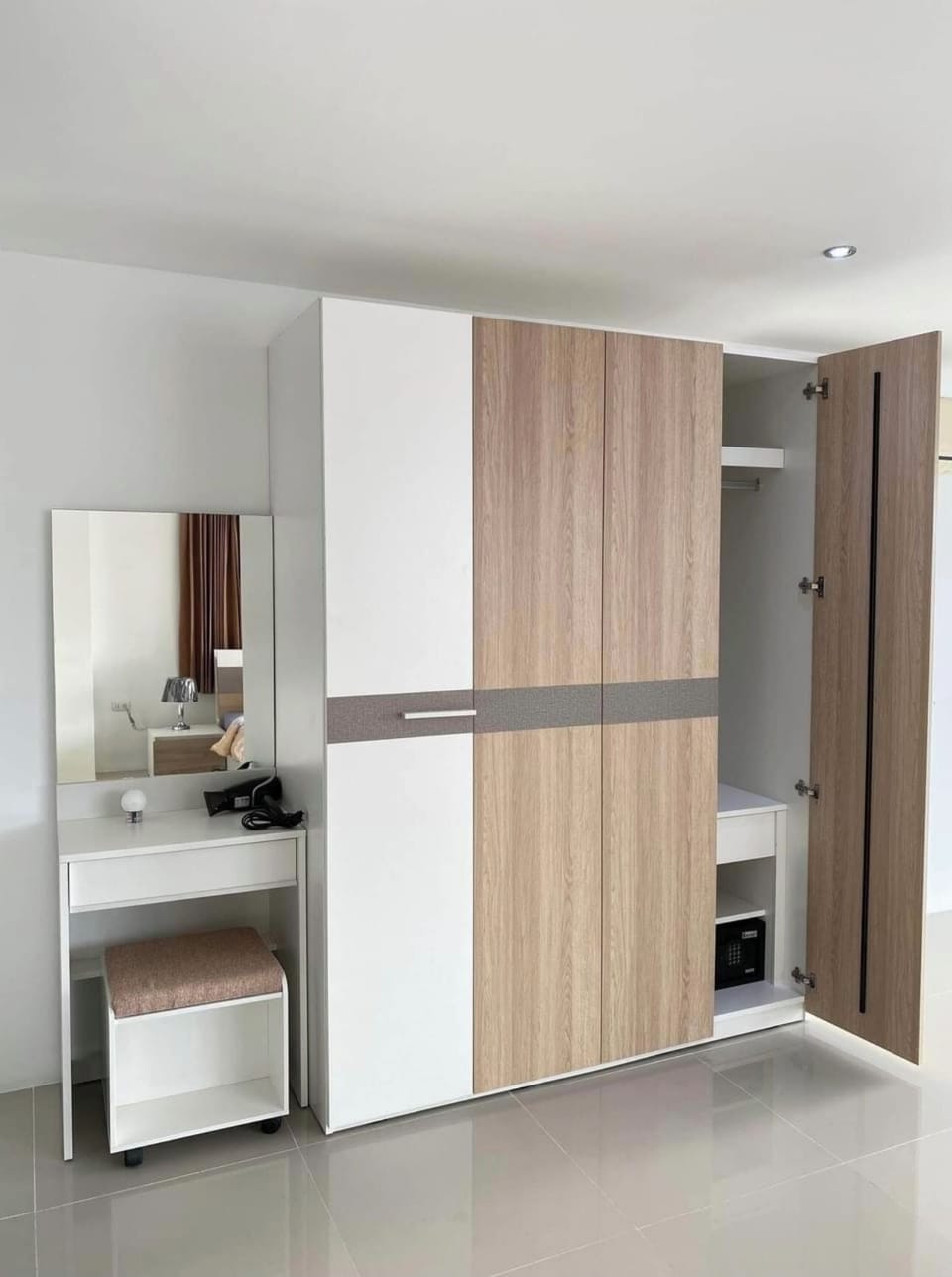 Bayshore 2 Bedroom Spacious Seaview Apartment (6645)