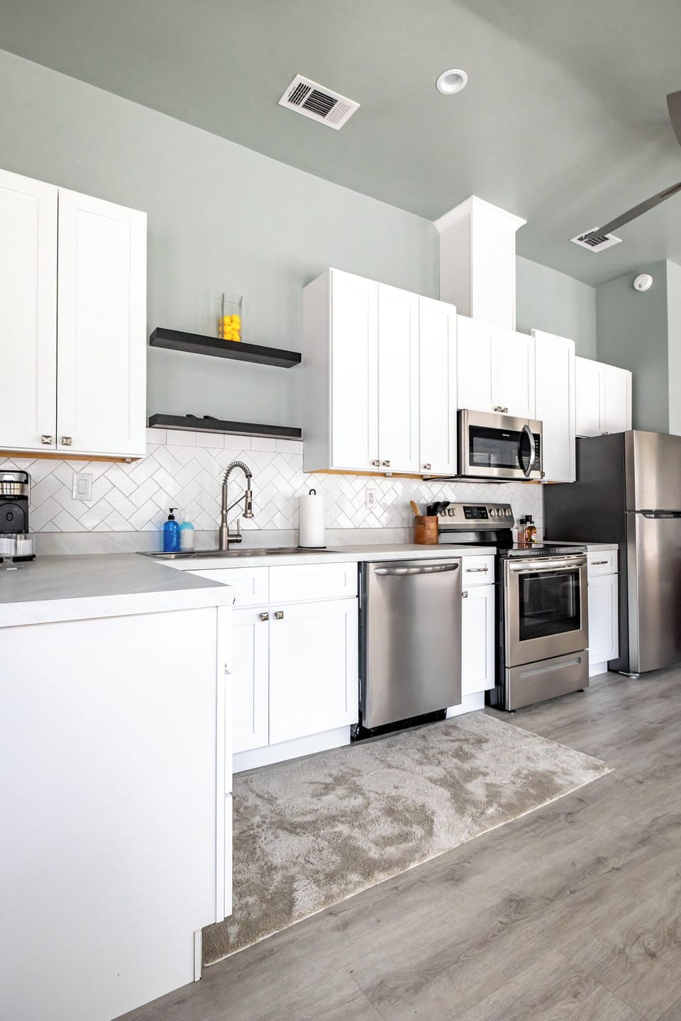 Fully equipped kitchen