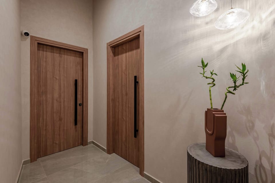 Suite Main Entrance