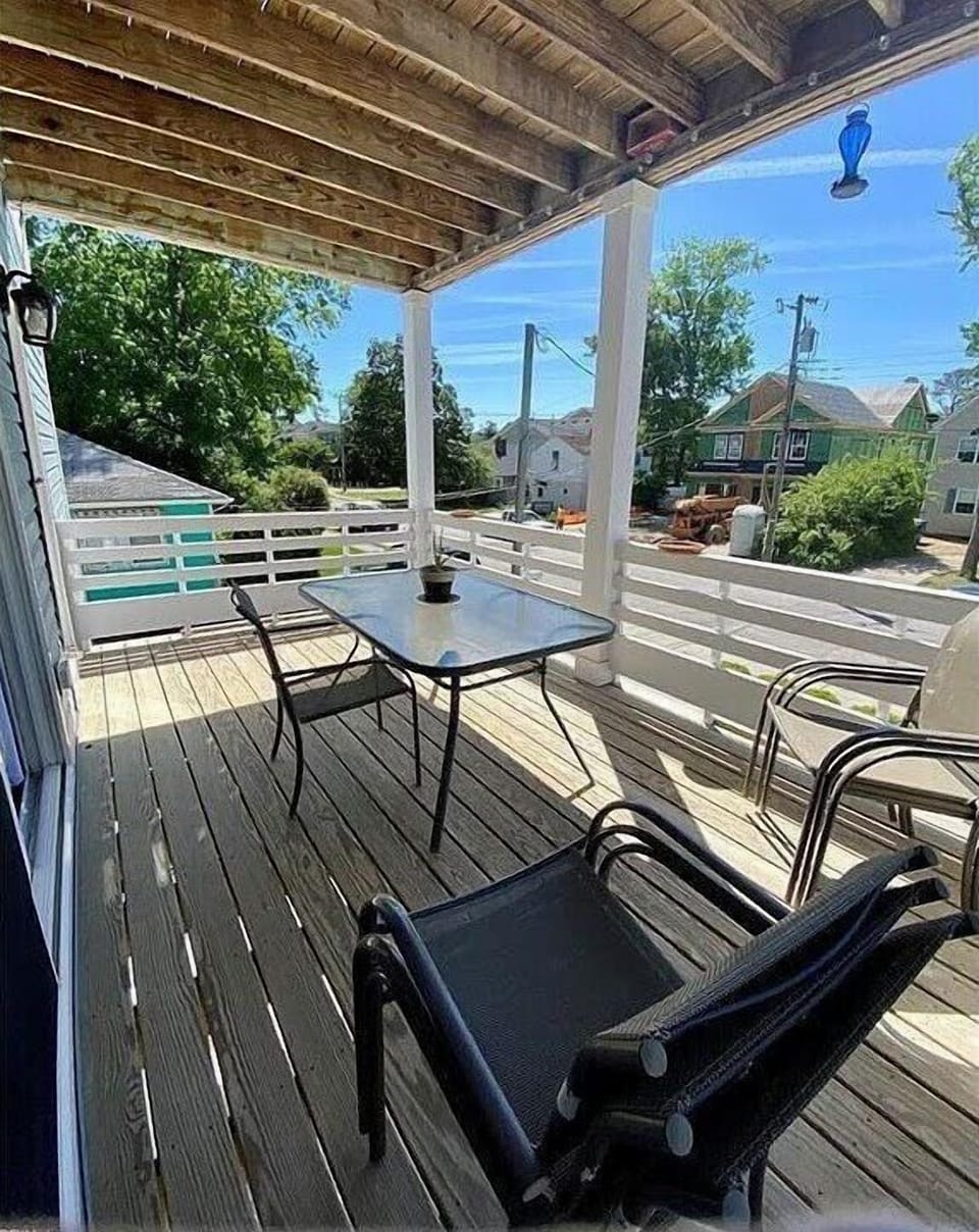 2nd Floor - Deck