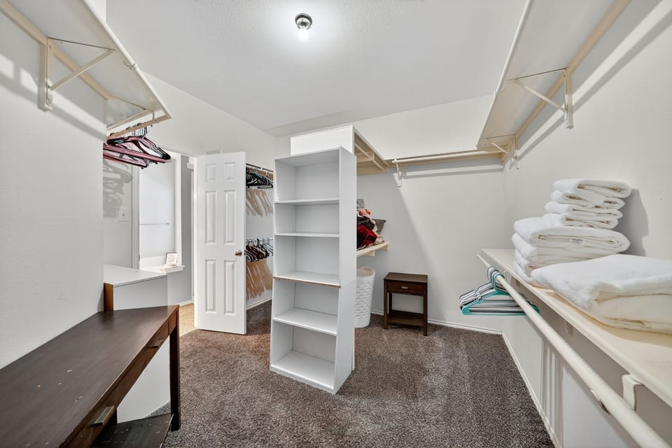 Furniture, Indoors, Room, Architecture, Building