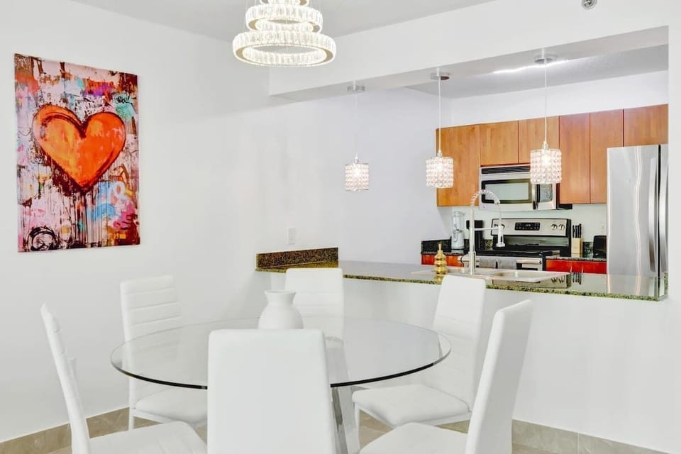 New Dining table seats 6 comfortably