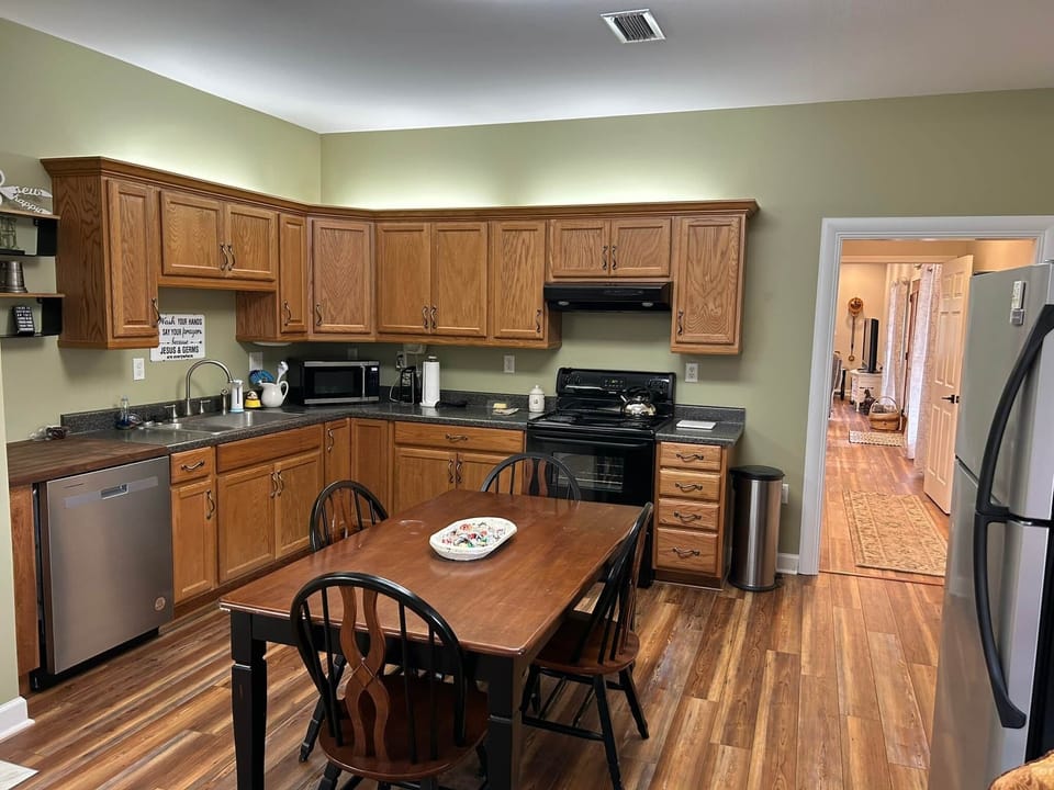 Full Kitchen with Extra Seating