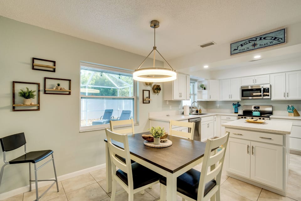 Kitchen & Dining Area | Dishware & Flatware