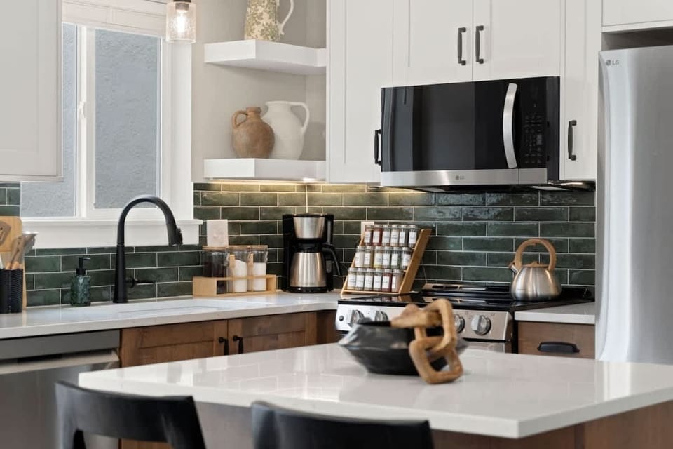Additional seating at kitchen island