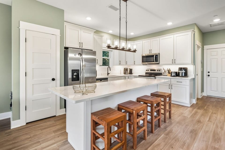 Kitchen – Fully equipped kitchen with everything you need for family meals.