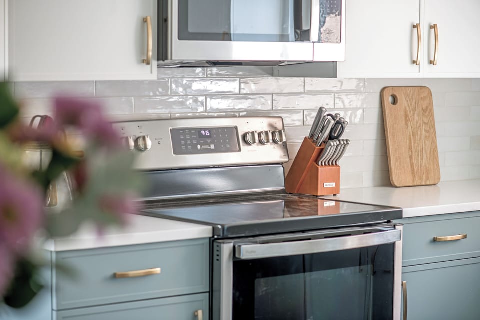 Stylish new kitchen - where mountain charm meets modern design