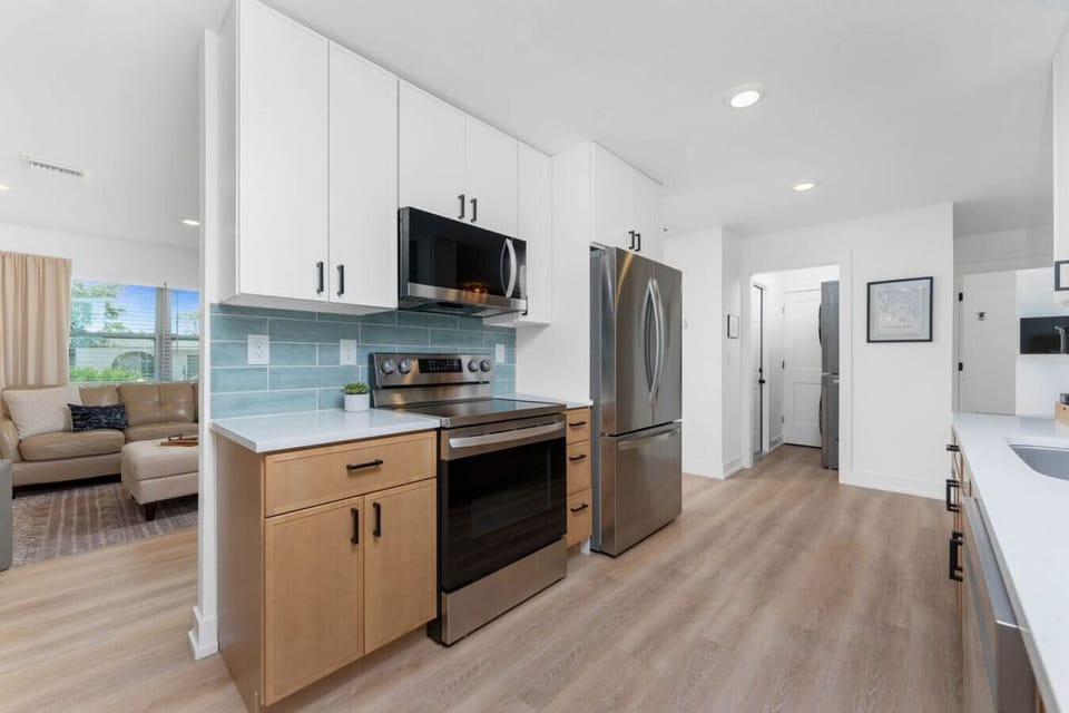 Kitchen (Alt Angle)
