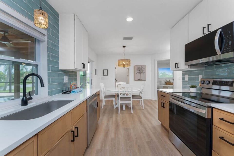 Kitchen - Dining Area