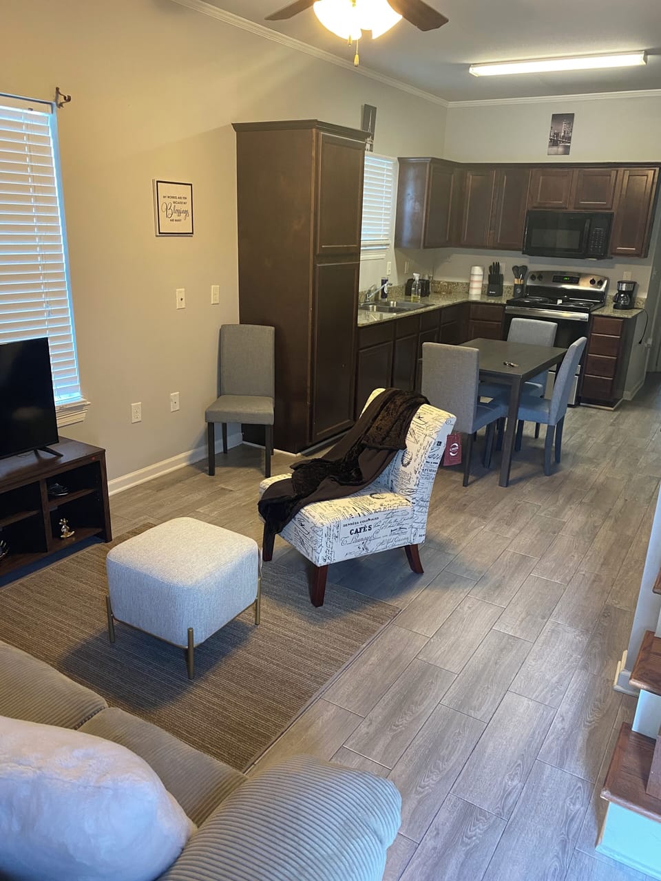Living room/kitchen