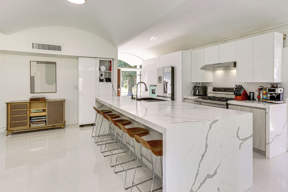 Kitchen | Well-Equipped | Espresso Machine