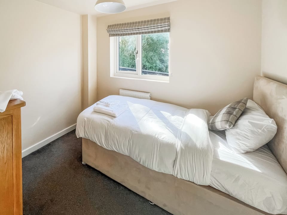 Single bedroom | James Ville Marina - Heather - James Villa Marina, Brigg