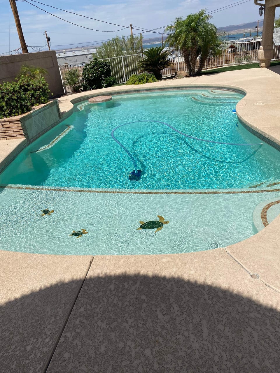 Baja entry pool