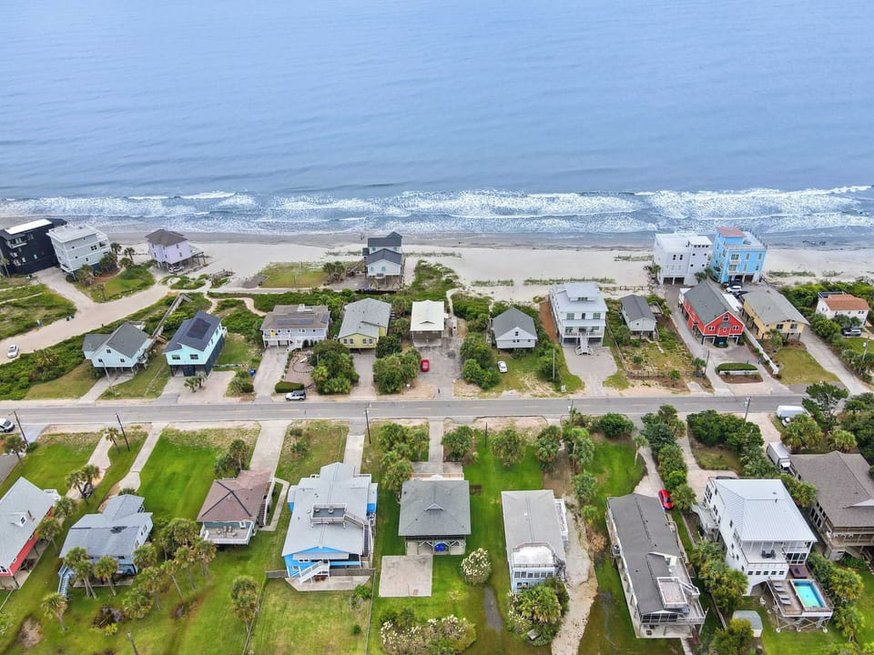 Welcome to your Folly Beach escape!