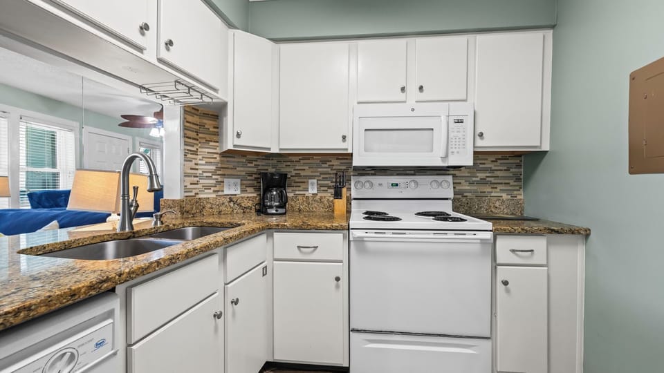Sea Breeze 216 - Kitchen area