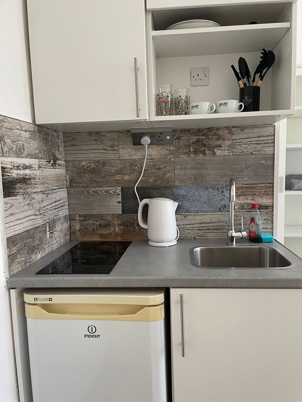Kitchenette 