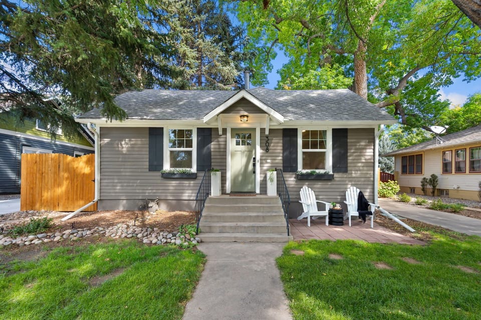 Front Entrance | Welcome to Shade Tree Bungalow