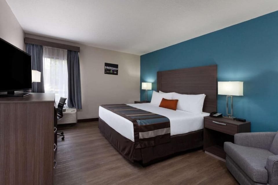 Unit with 1 King size bed