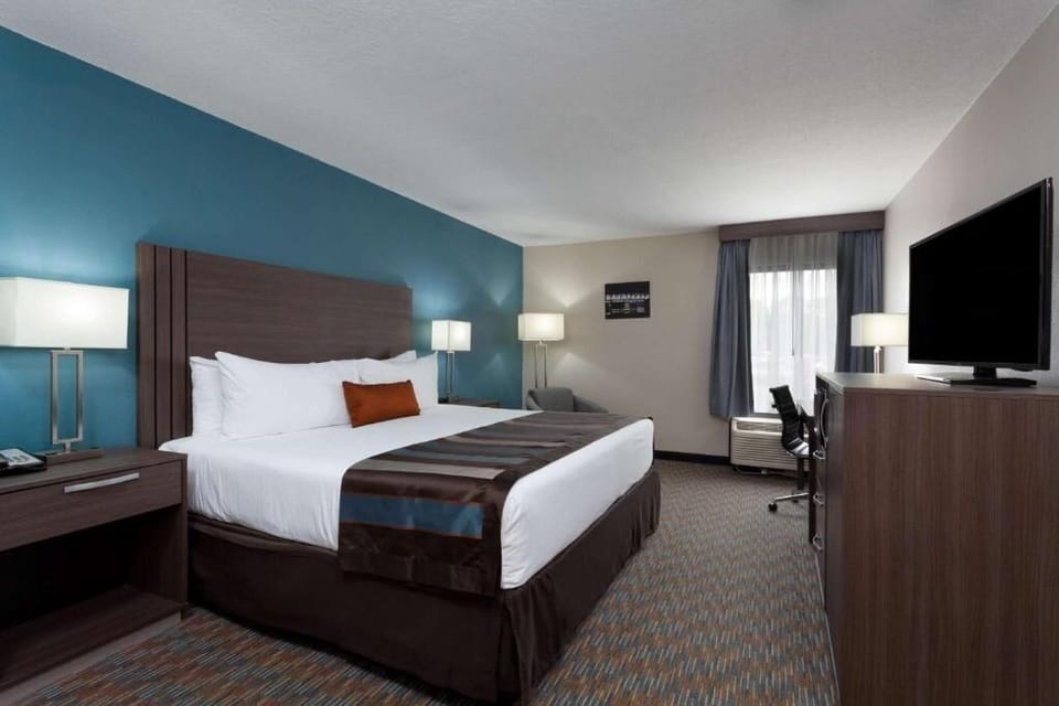 Unit with 1 King size bed
