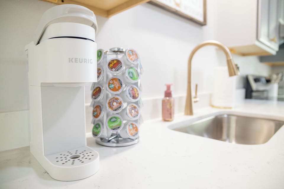 Keurig coffee maker with sample K-cups