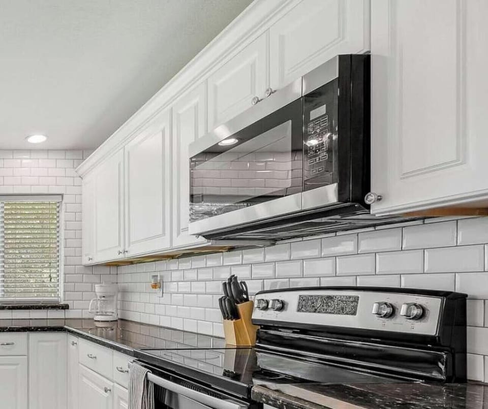 Bright fully equipped kitchen